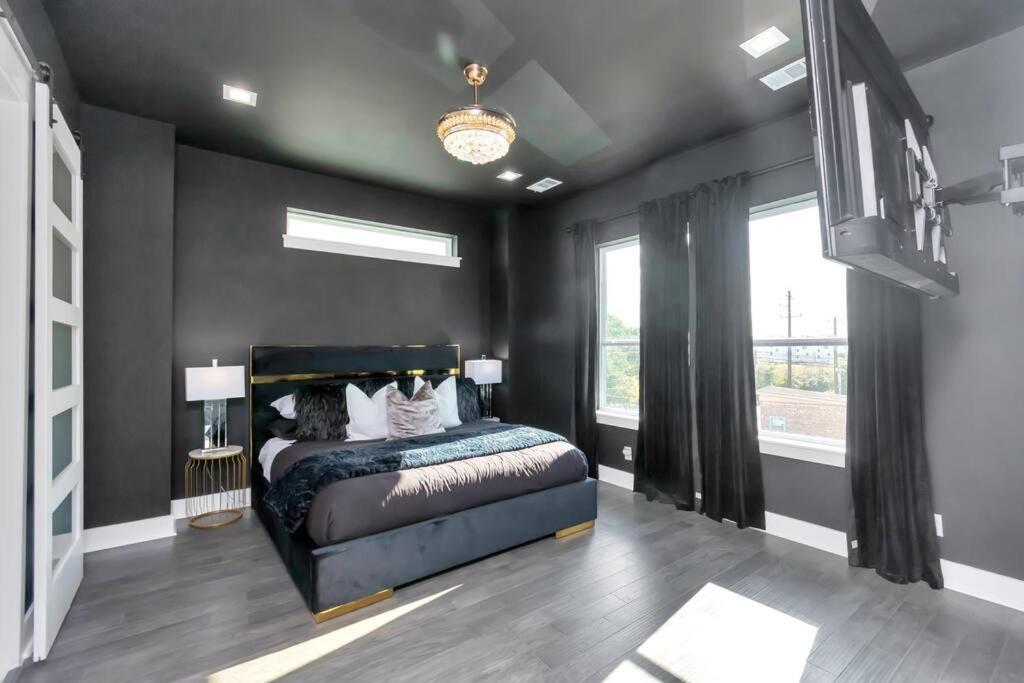 The Suite Spot! Downtown Skyline Views! Sleeps 12 Houston Luaran gambar